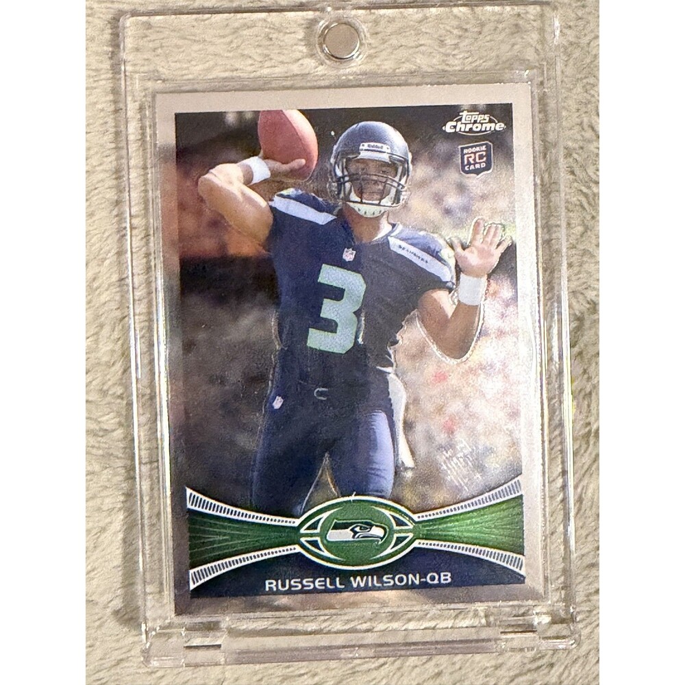 2012 Topps Chrome - Russell Wilson #40 Throwing Hand Visible (RC)